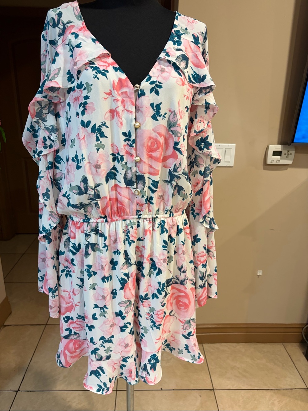 ANDREE BY UNIT Pink and Green Floral Ruffle Roper